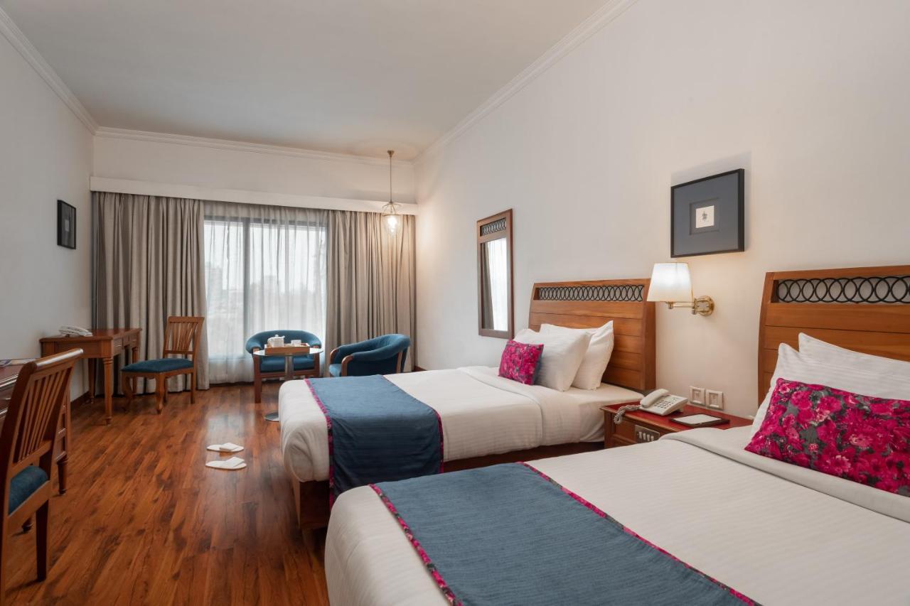 Hotel The Avenue Regent Kochi Exterior foto