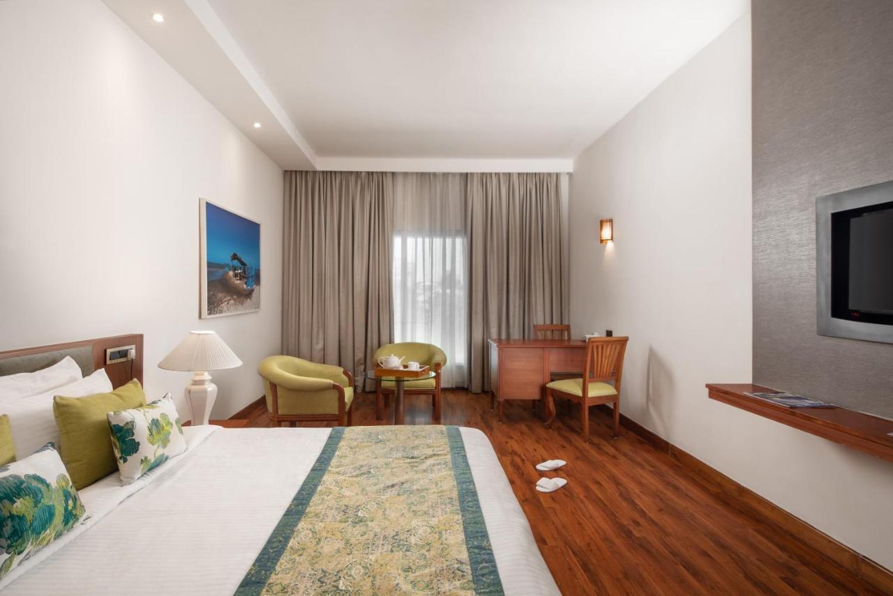 Hotel The Avenue Regent Kochi Exterior foto